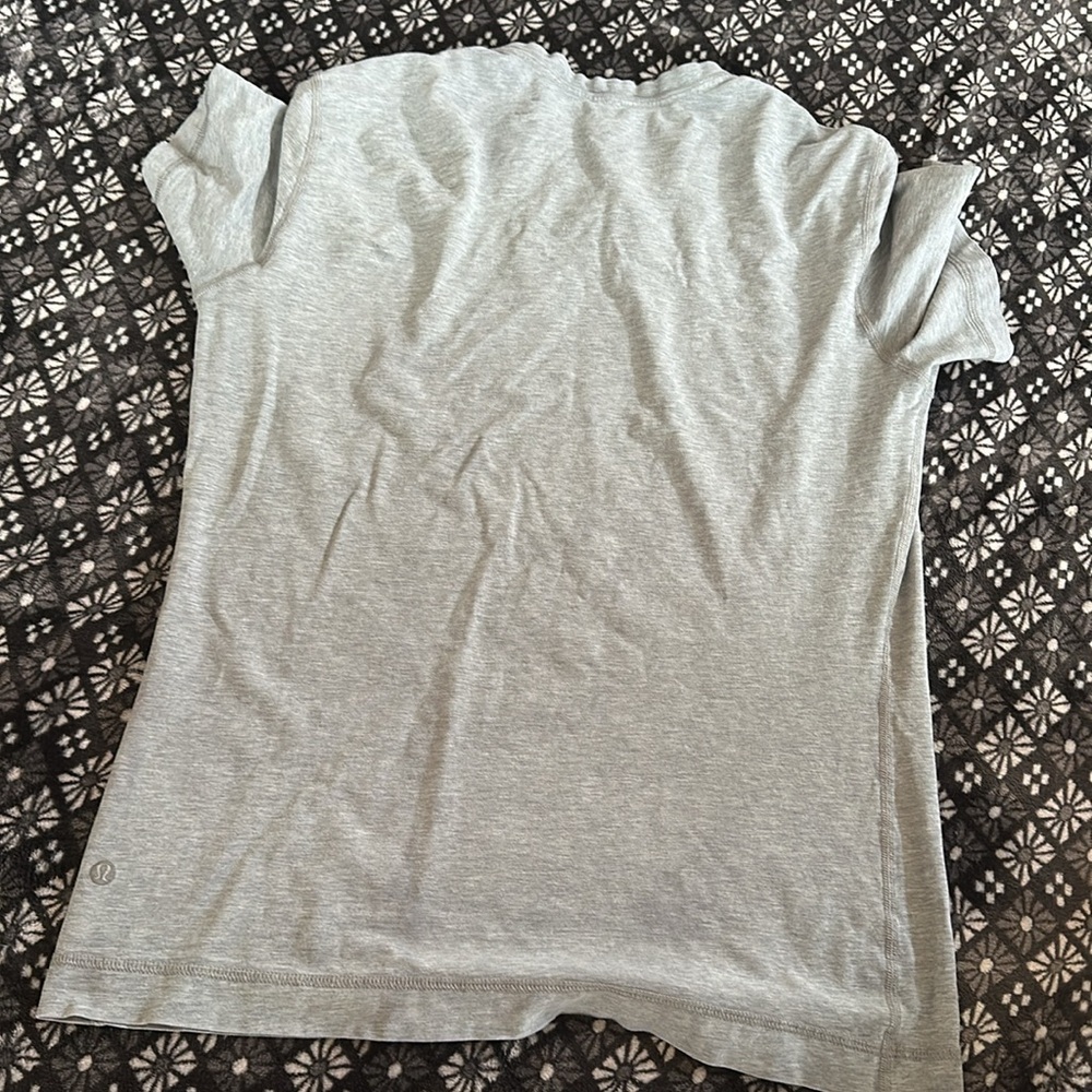 Lululemon V-Neck - Picture 4 of 6